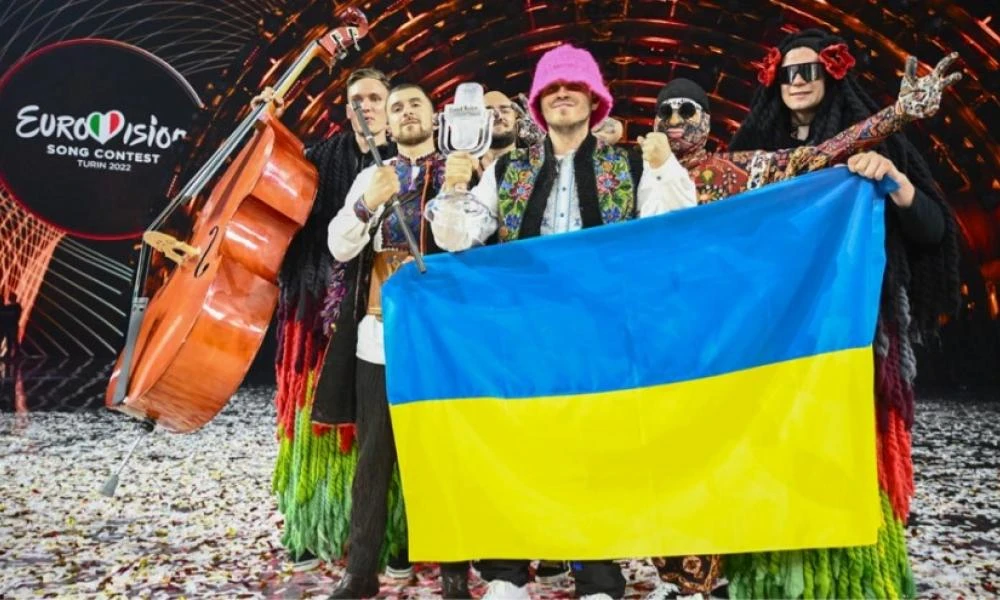 Eurovision 2022: «Τις επόμενες ημέρες μπορεί να χρειαστεί να πάρω τα όπλα» δηλώνει ο νικητής